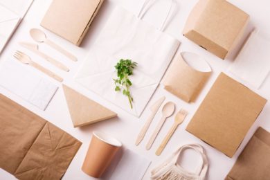 Single-use paper packaging vs. reusable packaging and its impact on the environment