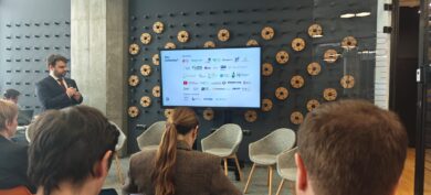 motion_photo_1267731781021255056 